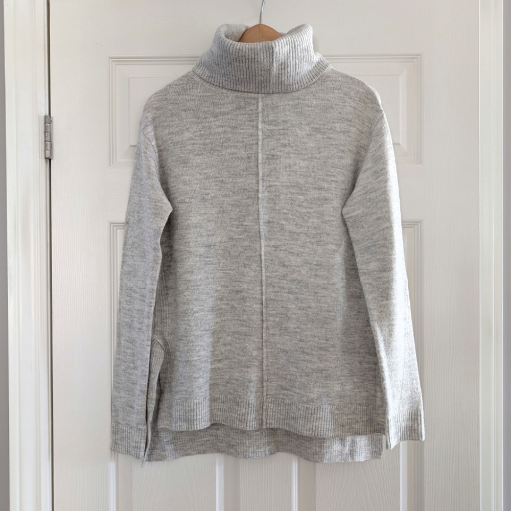 RW&CO turtleneck sweater light grey size XS